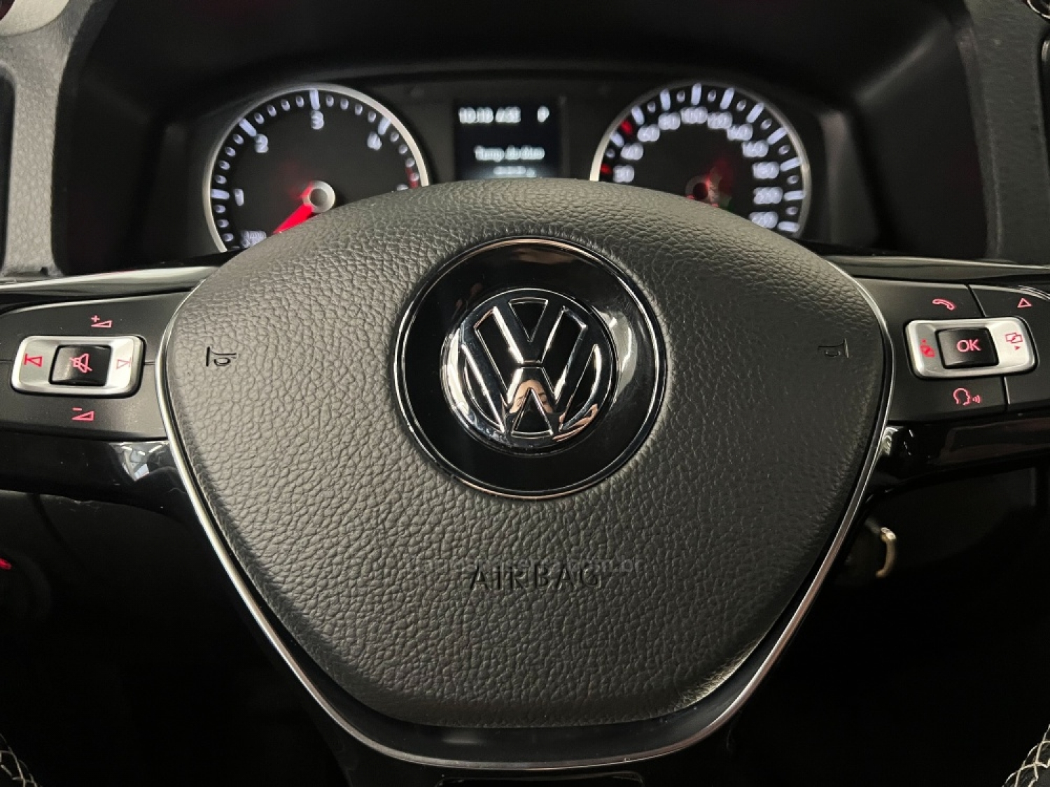 VOLKSWAGEN - AMAROK - 2018/2019 - Preta - R$ 169.990,00