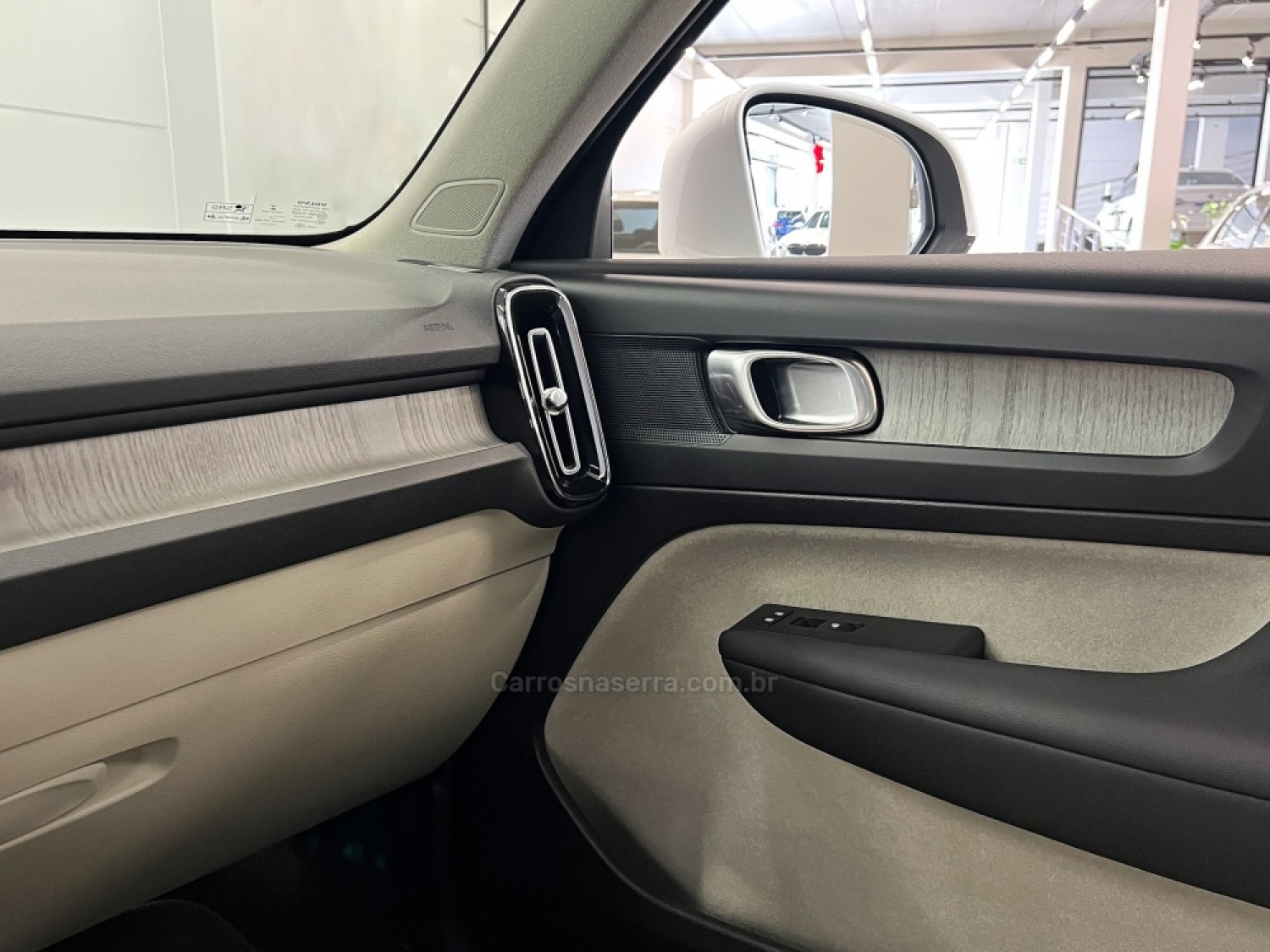 VOLVO - XC 40 - 2020/2020 - Branca - R$ 187.990,00