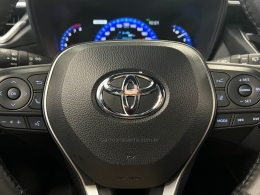 TOYOTA - COROLLA - 2023/2024 - Cinza - R$ 159.990,00