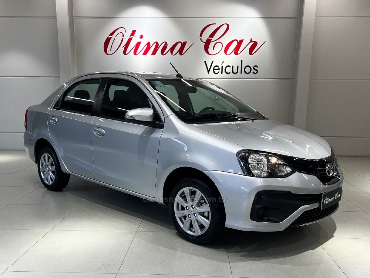 TOYOTA - ETIOS - 2020/2020 - Prata - R$ 79.900,00