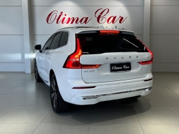 VOLVO - XC60 - 2022/2023 - Branca - R$ 319.990,00