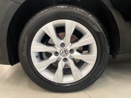 VOLKSWAGEN - GOL - 2017/2018 - Preta - R$ 57.990,00