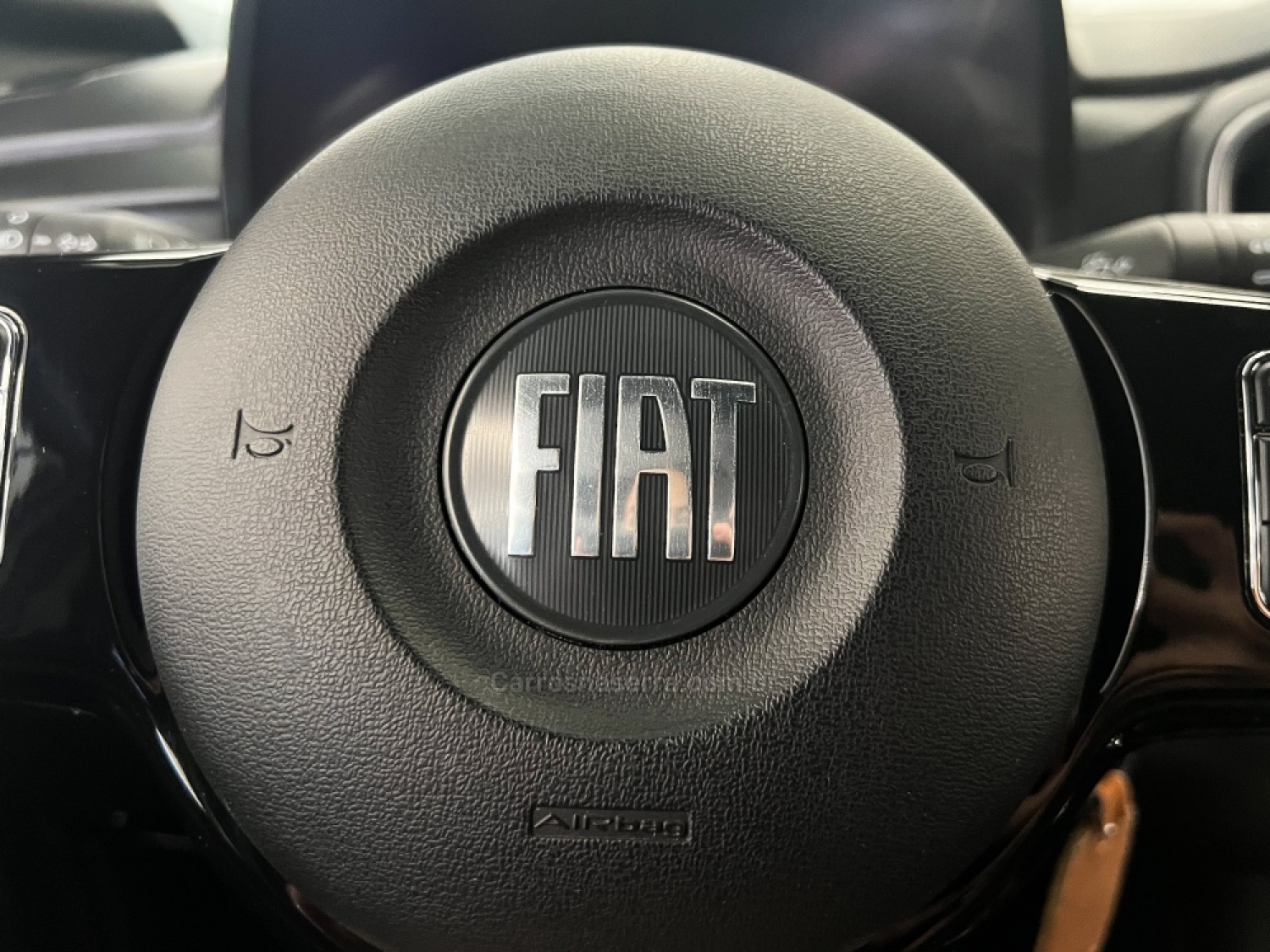 FIAT - STRADA - 2021/2021 - Branca - R$ 99.990,00