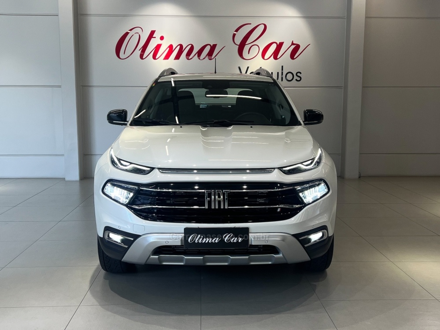 FIAT - TORO - 2022/2023 - Branca - R$ 159.990,00